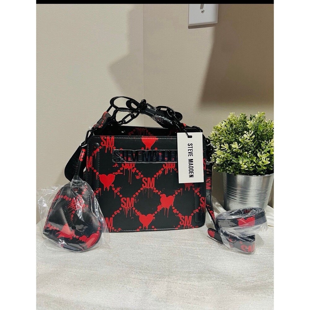 Steve Madden Bevelyn Heart Halloween Black Red Crossbody Bag Coin Purse NWT Rare